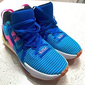 Nike Kids Sneakers in Blue and Pink